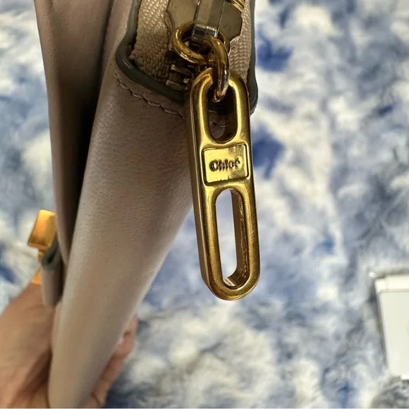 *SOLD* Chloe Leather Envelope Wallet Light Pink Beige - Picture 16 of 16